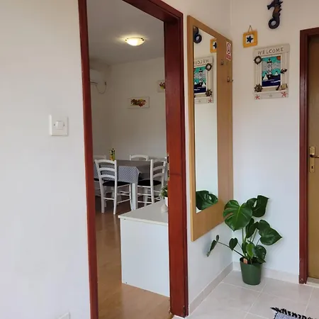 Apartment Mica *
