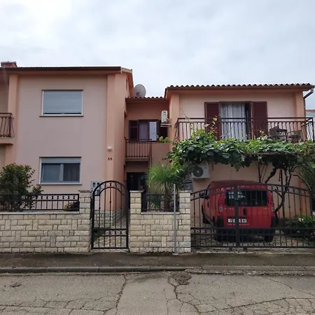 Mica Appartement Valbandon